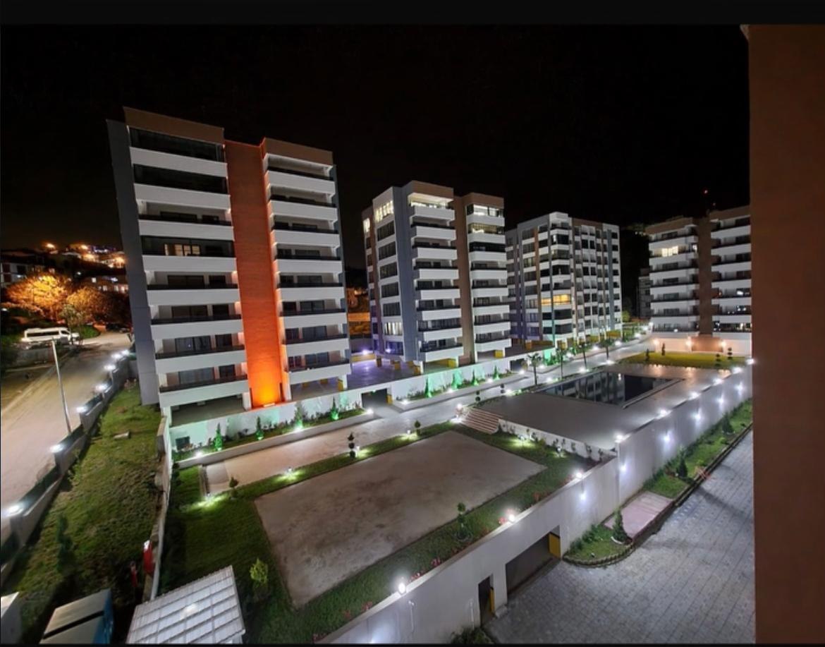 BiaPort Mudanya projesinin gece görünümü